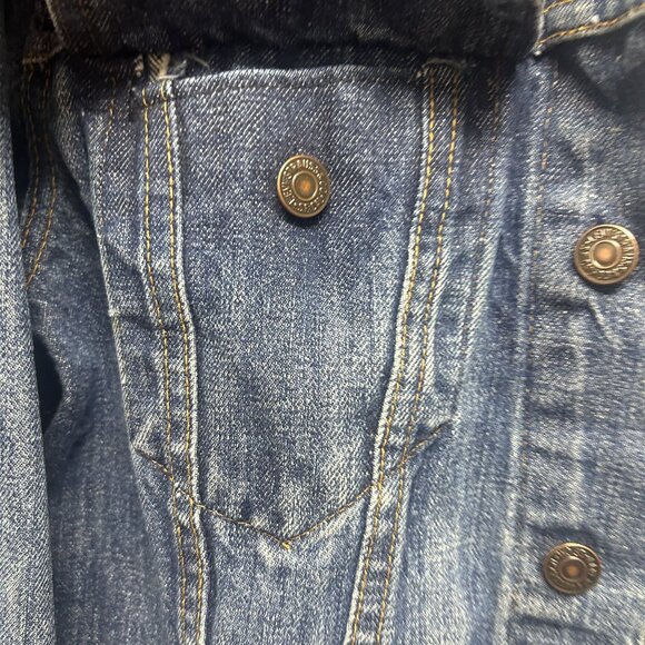 Vintage Levi’s Distressed Denim Jacket Size Medium - Picture 5 of 13